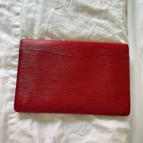 Authentic Louis Vuitton Stunning Clutch - Picture 2 of 4